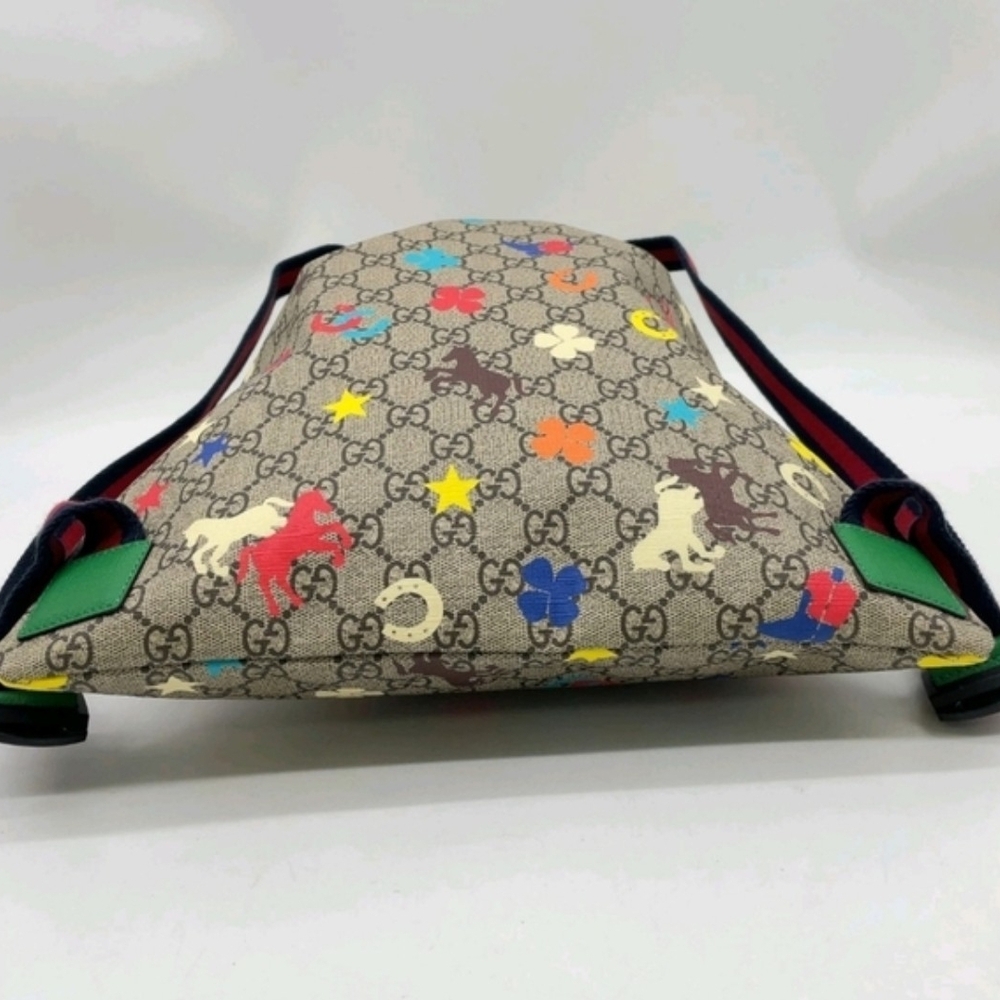 GUCCI GG Supreme Drawstring Backpack Horsebit Clover Print Italy NWOT - Picture 3 of 10